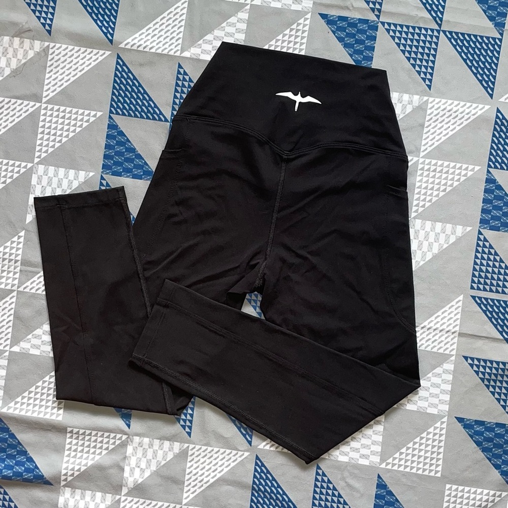 The Iwa Company KAILA 21” Pocket Leggings - IWA BLACK